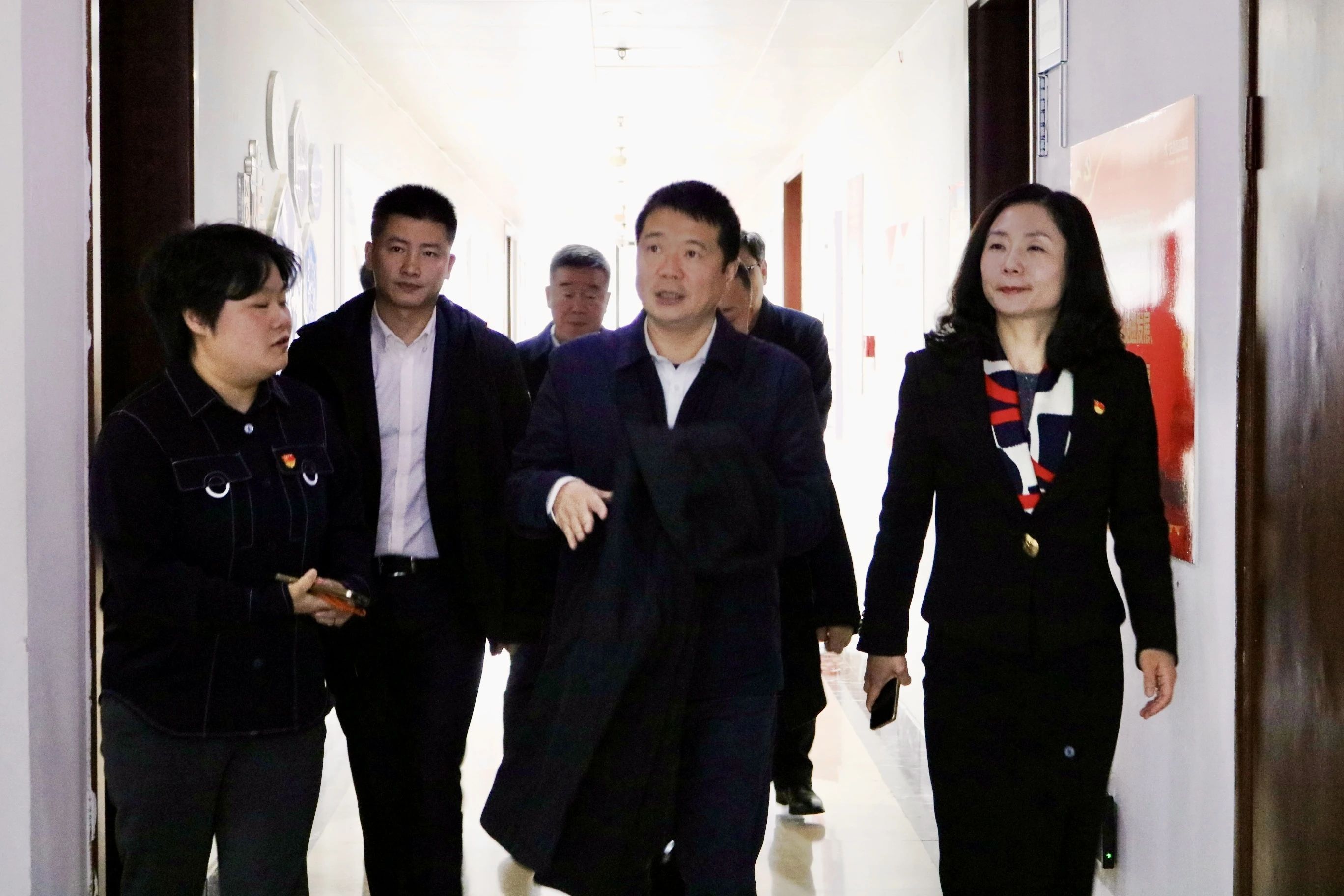 省尊龙凯时人生就是博z6com集团党委书记、董事长游勇赴四川国旅宣讲省委十二届四次全会精神并调研谋划生长事情